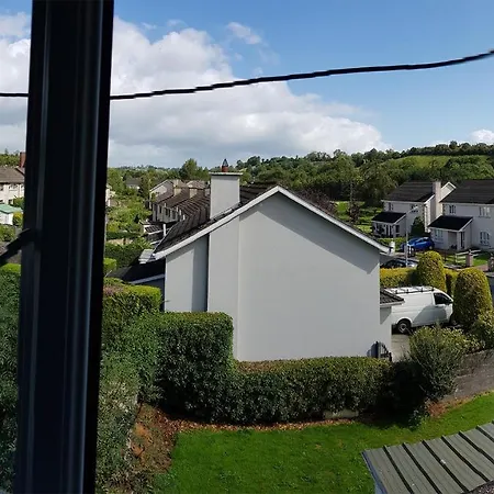 Farnham House فندق مبيت وإفطار