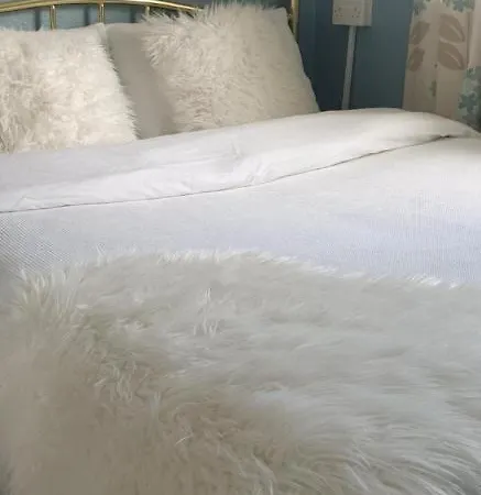 Farnham House Bed and Breakfast