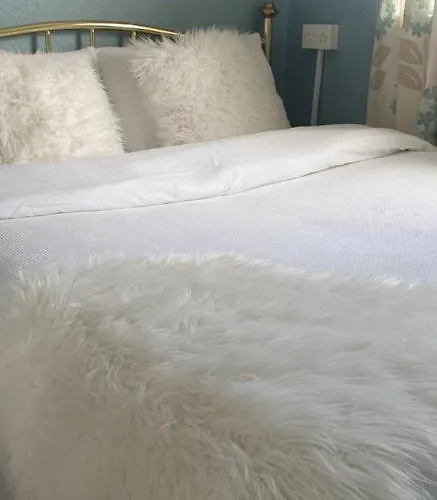 Farnham House Bed & Breakfast