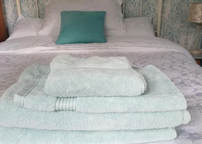 Bed & Breakfast Farnham House